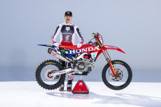 Portrait_Fernandez_©HondaRacing_@shotbybavo_DSC_1800