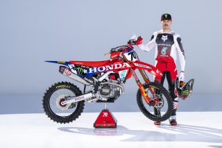 Portrait_Fernandez_©HondaRacing_@shotbybavo_DSC_1821