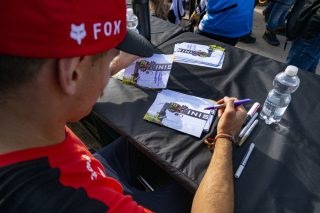 FOX_Signing_Setup_DSC_6068